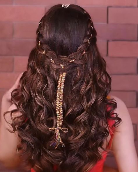 Open Hair Hairstyles For Reception, Lace Hairstyles Indian, Lace Braid Hairstyles Indian, Karwachauth Hairstyle, Mehendi Hair, Open Hairstyle, Engagement Hair, Hair Stail, Hair Stayl