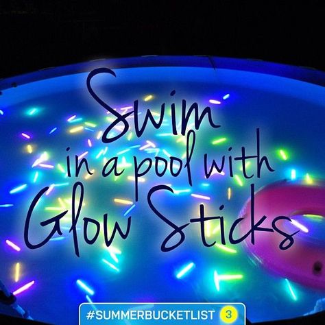 23 Thrilling Glow in the Dark Activities - Uplifting Mayhem Glow In The Dark Activities, Backyard Pool Parties, Glow Stick Party, Diy Glow, Glow Birthday, Summer Fun For Kids, Activities For Boys, Birthday Party Activities, Glow Party