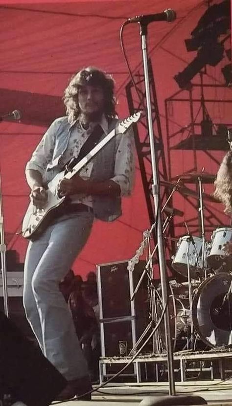 Steve Gaines, Rock Music Quotes, Gary Rossington, Lynyrd Skynyrd Band, Ronnie Van Zant, Southern Pride, Rock Guitarist, Outlaw Country, Lynyrd Skynyrd