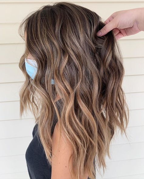 Dimension Queen 👑 Formula: Partial Highlight- @oligopro extra blonde + blacklight 20vol + @brazilianbondbuilder Root Melt- @oligopro… Some Hairstyles, Rambut Brunette, Length Of Hair, Brown Hair Inspo, Brunette Hair With Highlights, Dimensional Color, Dirty Blonde Hair, Brown Hair Balayage, Trendy Hairstyle