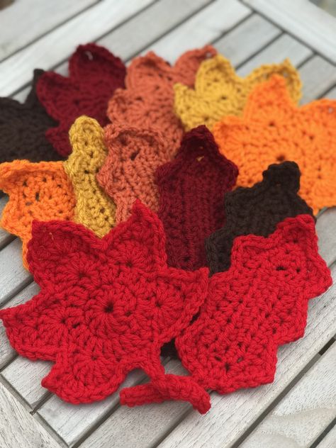 SeeLoveShare Crochet Leaf Free Pattern, Fall Applique, Thanksgiving Crochet, Crochet Towel Topper, Crochet Leaf Patterns, Fall Crochet Patterns, Crocheting Ideas, Decor Crochet, Crochet Towel