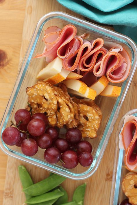 Simple Meal Prep Lunch, Healthy Lunchables, Simple Meal Prep, Meal Prep Lunch, School Lunch Recipes, Prep Lunch, Healthy Lunch Snacks, Meal Prep Snacks, Healthy Lunch Meal Prep