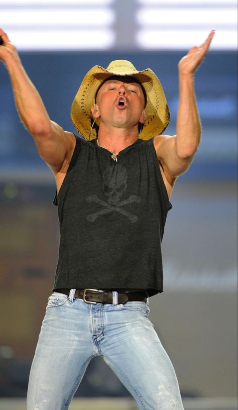 Kenny Chesney Quotes, Kenny Chesney Concert, Kenney Chesney, Mohegan Sun, I Love You Means, Kenny Chesney, Country Music Artists, Love My Man, Country Singers