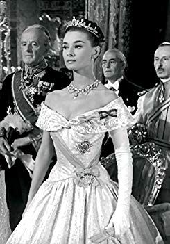 Princess Ann's ball gown - Roman Holiday (1953) Audrey Hepburn Roman Holiday, Aubrey Hepburn, Audrey Hepburn Photos, Audrey Hepburn Style, Hepburn Style, Roman Holiday, My Fair Lady, Hollywood Icons, Forrest Gump