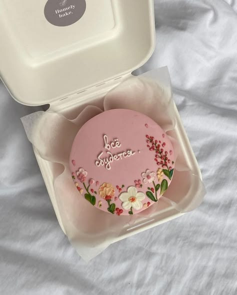 Flower Cake Design, Small Birthday Cakes, Cake Models, Cake Cafe, Girly Cakes, Bento Cakes, Birthday Cake With Flowers, Mini Tortillas, Mini Cakes Birthday