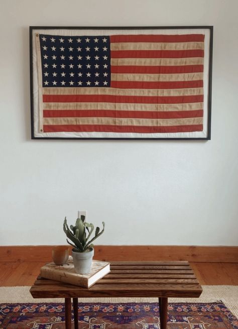 Framed American Flag Vintage, Framed Flags Ideas, Flag On Wall, American Flag Wall Hanging, Old American Flag, Framed American Flag, Green Crafts, American Flag Wall Art, Flag Wall Hanging