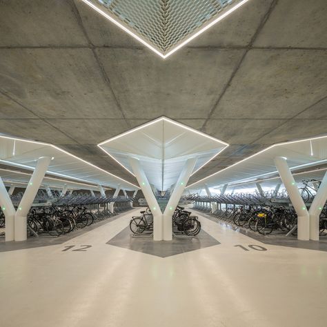 Strawinskylaan Bicycle Parking / wUrck, ©️️ Jan de Vries Bike Parking Design, Netherlands Architecture, Parking Building, Bicycle Parking, Canopy Design, Metal Canopy, Bike Parking, Cycling Art, Parking Design