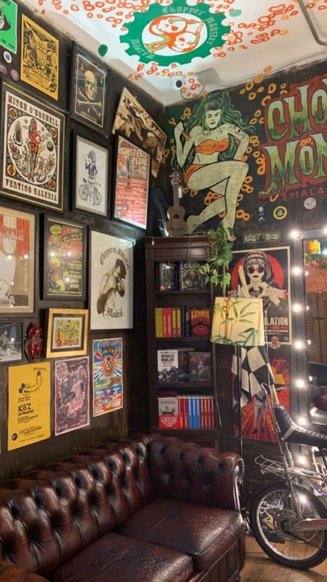 Garage Interior Design, Funky Interior Design, Mexican Restaurant Decor, Garage Design Interior, Hangout Room, Man Cave Room, Barber Shop Decor, Music Room Decor, Wooden Garage