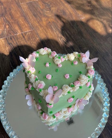 Floral Cake Birthday, Fairy Garden Cake, Fairy Birthday Cake, 17 Birthday Cake, Heart Shaped Cake, Vintage Birthday Cakes, Sweet 16 Birthday Cake, Butterfly Cake, 16 Birthday Cake