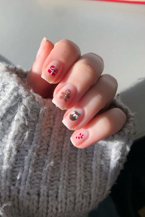 Short Nail For Christmas, Nails Short Christmas Simple, Christmas Nails On Short Natural Nails, Square Nails Short Christmas, Short Gel Nail Christmas Designs, Classic Short Nail Designs, Easy Simple Short Nails, Christmas Nail Inspo For Short Nails, Xmas Nails Gingerbread Man