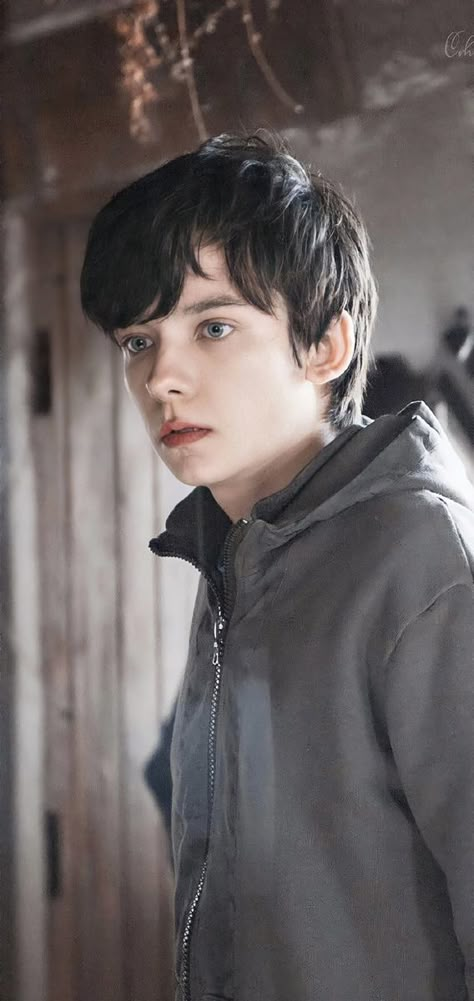 Asa Butterfield Merlin, Asa Butterfield Wallpaper, Asa Butterfield Aesthetic, Asa Butterfield Miss Peregrine, Gardner Elliot, Bff Backgrounds For 2 Spongebob, Jacob Portman, Pretty Actors, Shocked Face