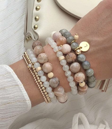 Chunky Stone Bracelets, Diy Crystal Bead Bracelets, Winter 2023 Jewelry Trends, Beaded Stone Bracelets, Beaded Bracelet Stacks, Natural Stone Bracelet Ideas, Crystal Bead Bracelet Ideas, Stone Bracelet Ideas, Angel Numbers 111