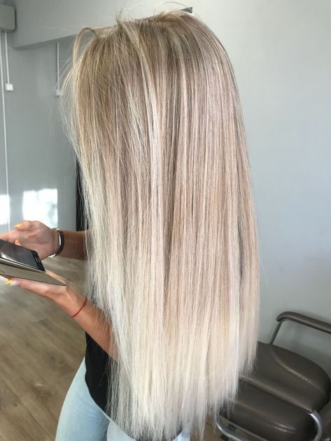 Blonde Hair On Straight Hair, Platinum Highlights With Money Piece, Blonde Hair Inspo Straight, Cold Blonde Hair Highlights, Baliage Hair Blond, All Blonde Hair Color, Blonde Hair Goals, Perfect Blonde Hair, Bright Blonde Hair