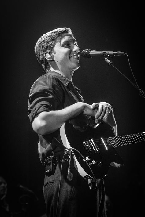 George Ezra Poster, George Ezra Aesthetic, George Ezra Wallpaper, Georgie Porgie, George Ezra, Concert Photos, Music Pics, Blonde Guys, Music Photo