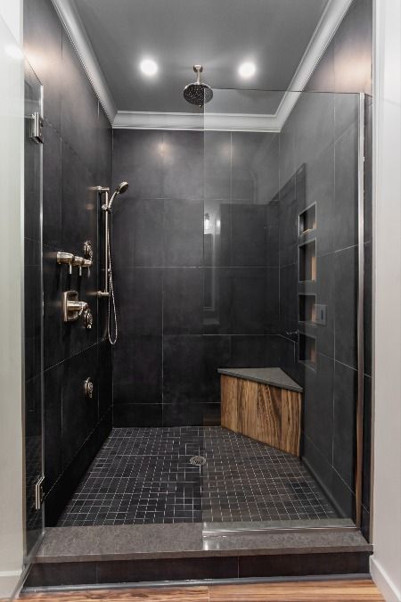 B-E-A-U-T-I-F-U-L shower design with floor to ceiling tile & built in shelving. Black Tile Bathroom, Dark Tile Bathroom, Gray Shower Tile, Black Tile Bathrooms, Tile Walk In Shower, Tile Showers, Showers Ideas, Dark Tile, Dark Bathrooms