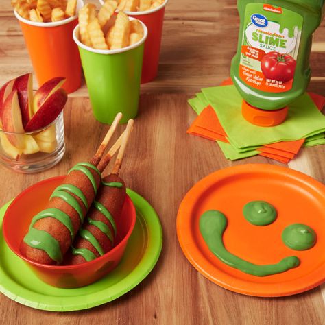 Green Ketchup, Nickelodeon Party, 90s Party Decorations, Nickelodeon Slime, Birthday Party Invitations Diy, Movie Food, Dinosaur Birthday Party Invitations, Slime Birthday, Edible Slime