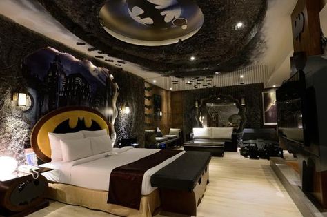 15 Elaborate Pop Culture–Themed Hotel Rooms | Mental Floss Teen Boy Room Colors, Movie Themed Rooms, Boys Room Colors, Themed Hotel Rooms, Batman Room, Flyer Inspiration, Teen Boy Room, Video Game Rooms, Unique Hotels