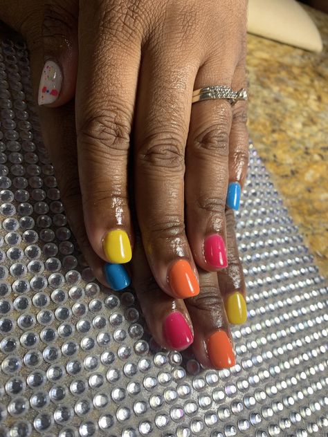 Rainbow Nails Short, Rainbow Manicure, Multicoloured Nails, Colors For Black Women, Sugar Nails, Manicure Nail Designs, Acrylic Nails Designs, Nails Colors, Rainbow Nails