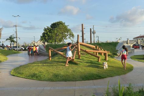 When Architects Design for Communities: 7 Parks and Squares | ArchDaily Community Park Design, Lawn Activities, Community Playground, Urban Design Concept, Linear Park, Public Space Design, Landscape And Urbanism, Landscape Architecture Design, Green Architecture