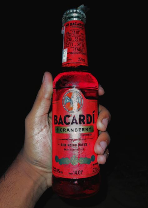 Bacardi Aesthetic, Bacardi Rum Drinks, Bacardi Drinks, Rum Mixed Drinks, Daaru Party Pic, Party Pic, Flavored Rum, Good Rum, Bacardi Rum