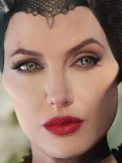 Maleficent from Disney Maleficent Halloween Costume, Maleficent Makeup, Maleficent Halloween, Angelina Jolie Makeup, Angelina Jolie Maleficent, Maleficent Movie, Movie Design, Maleficent Costume, Movie Makeup