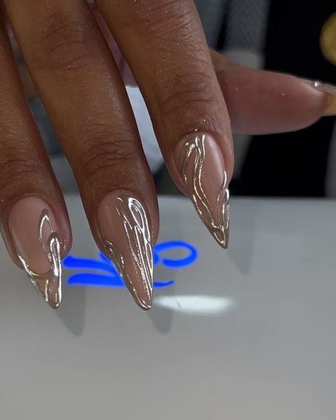 Picaso NaiL LAB✨ NYC/GA NAIL TECH on Instagram: "Chrome 🩶✨✨ #nails #nailart #nyc #nycnails #brooklynnails #brooklyn #picasonails #art #artists #artistsoninstagram #beauty #fashion #makeup #gelx #gelnails #fyp #explore #abstract #abstractart #color #colors #2024" Abstract Chrome Nails, Chrome Line Nails, Gold Abstract Nails, Nails New York, New York Nails, Celestial Nails, Nail Lab, Girly Hair, Nyc Nails