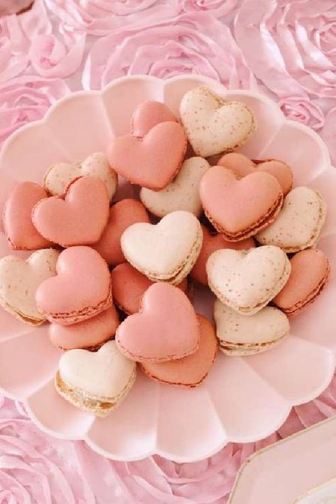 Valentines Nail Ideas, Valentines Nails Ideas, Heart Macarons, Galentines Day Ideas, Valentine Tea, Valentines Baking, Valentines Party Decor, Valentine Nail, Valentines Baby Shower