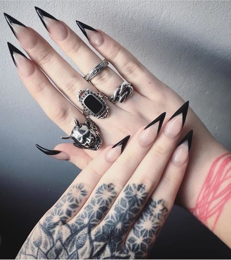 Witch Nails Stilleto, Goth Witchy Nails, Stilleto Nails Black Tip, Black Sharp Nails Design, Black Nails Goth Gothic, Black Nail Designs Witchy, Black Witch Nails Acrylic, Witchy French Nails, Gothic Manicure Ideas