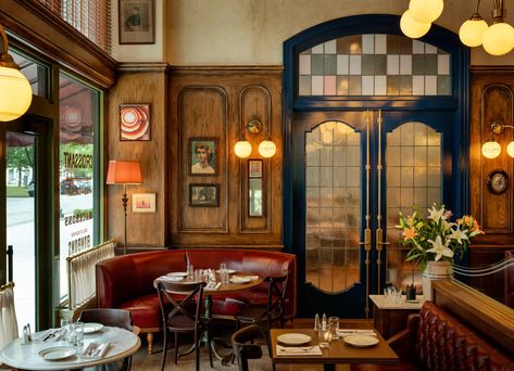 In Detroit, a French Brasserie That Feels Like a Portal to Paris - The New York Times Cocktail Bar Design, Detroit Restaurants, Bar Deco, Book Tower, Parisian Bistro, Dining Sofa, New York Architecture, French Restaurants, French Bistro