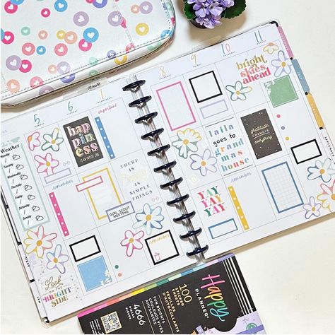 Stephanie Hollister | For this week’s spread in my big Happy Planner I used the Fun Brights megabook. I love that book. I could use it over and over! The… | Instagram Happy Planner Vertical Layout Ideas, Happy Planner Ideas, Planner Storage, October Planner, Vertical Layout Planner, Happy Planners, Planner Board, Big Happy Planner, Functional Planning