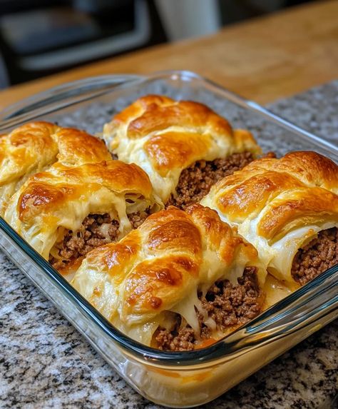 Runza Casserole, Crescent Roll Crust, Pressed Sandwich, Kid Meals, One Pot Pasta Recipes, Best Casseroles, Crescent Roll Dough, Pot Luck, Steamed Vegetables