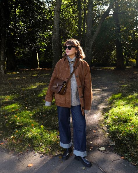 Weekend walks: embracing frizzy hair, oversized everything & matching with the local 🐮 Ll Bean Anorak Outfit, Chic Grandma Style, Connie Korenovsky, Fisherman Beanie Outfit, Cold Weather Camping Outfits, Hoodie Outfits Women, Tasman Outfit, Brown Chelsea Boots Outfit, Style Inspo Winter