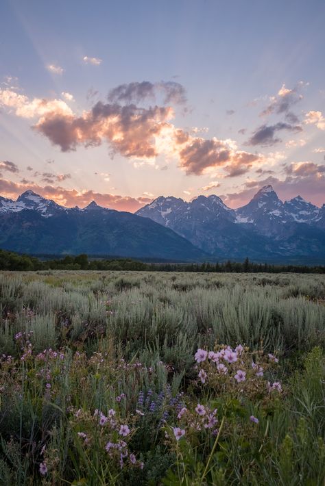 Nature Story, Landscape Photography Tips, Mountain Photos, Landscape Photography Nature, Alam Yang Indah, Beautiful Sky, Nature Aesthetic, Nature Wallpaper, Rocky Mountains