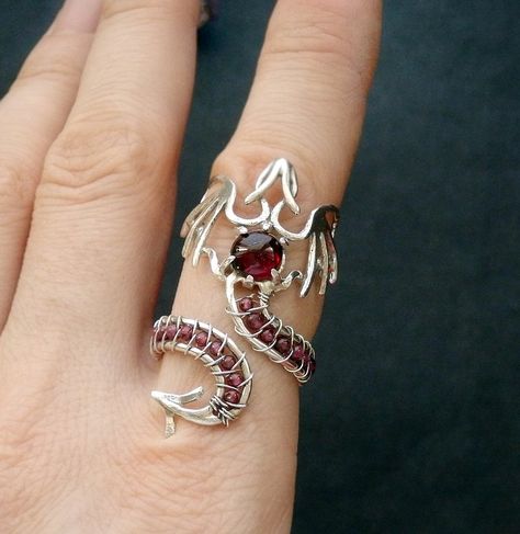 Carcase Iphone, Diy Wire Jewelry Rings, Wire Wrap Ring, Wire Jewelry Rings, Wire Wrap Jewelry Designs, Wire Wrapped Jewelry Diy, Wire Wrap Jewelry, Ring Wire, Dragon Ring