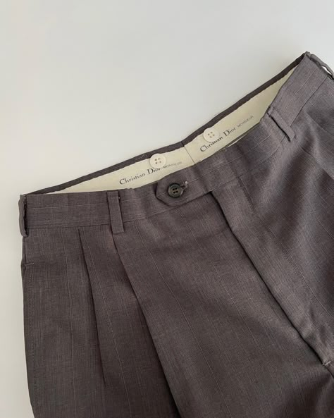 Trousers Details Menswear, Clothes Branding, Mens Trouser, Pant Details, Clothes Details, Trousers Details, Button Pants, Neo Classic, Pants Details