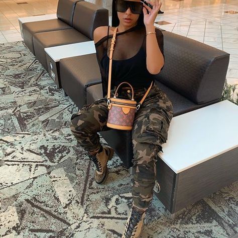 Alexis Skyy (@alexisskyy_) • Instagram photos and videos Desert Boot Outfit, Update Closet, Alexis Sky, Baddies Outfits, Lv Boots, Louis Vuitton Outfit, Issa Vibe, Black Boots Outfit, Rihanna Style