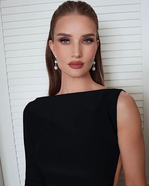 Hung Vanngo, Rose Inc, The Comeback, Guest Hair, Bridesmaid Hair Makeup, Rosie Huntington, Penteado Cabelo Curto, Rosie Huntington Whiteley, Wedding Hair And Makeup