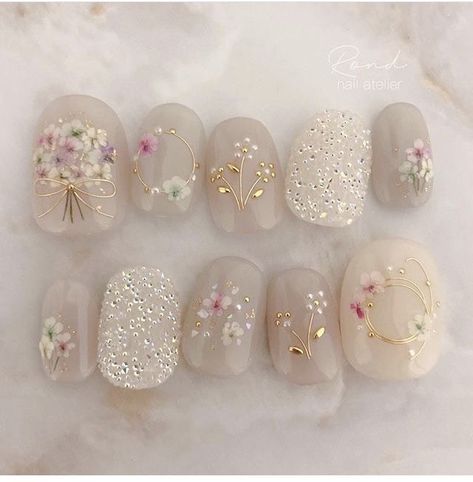 Heavenly Nails, Japanese Nail Design, Korean Nail Art, Art Deco Nails, Med Tech, Floral Nail Designs, Subtle Nails, Floral Nail, Nails Now