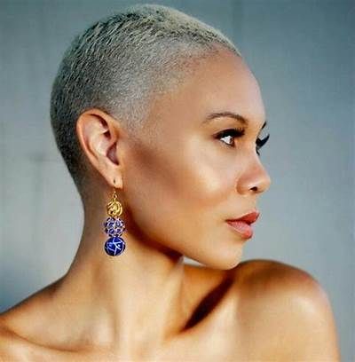 Short grey hair, Beautiful gray Hairstyles For Gray Hair, Short Gray Hair, Twa Styles, Shaved Heads, Natural Hair Cuts, Natural Hair Short Cuts, Beautiful Gray Hair, Short Sassy Hair, Bald Hair