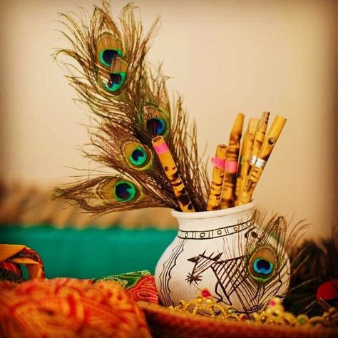 Indian Handicrafts Decor, Krishna Birthday, Janmashtami Celebration, First Birthday Decor, Ganesh Chaturthi Decoration, Ganpati Decoration At Home, Janmashtami Decoration, Ganapati Decoration, Home Idea