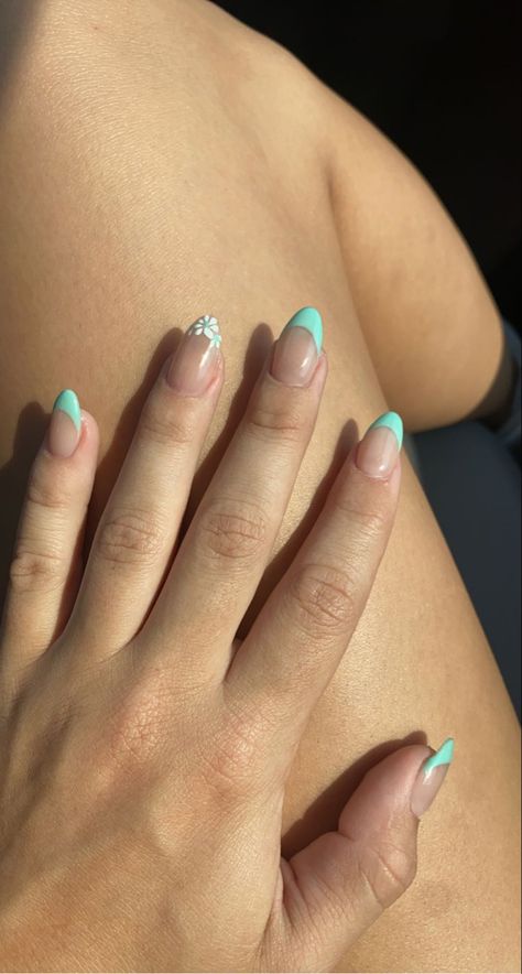 Vacation Nails French Tips, Theme Nails, Nails French Tips, Elegant Touch Nails, Nails French Tip, Beachy Nails, Nails Green, Simple Gel Nails, French Tip Acrylic Nails