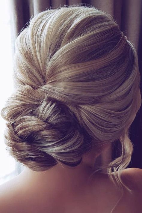 Vintage Wedding Hairstyles, Loose Wedding Hair, Hairstyles Theme, Wavy Wedding Hair, Wedding Hairstyles Bride, Vintage Wedding Hair, Bridal Hair Updo, Wedding Hair Inspiration, Low Bun