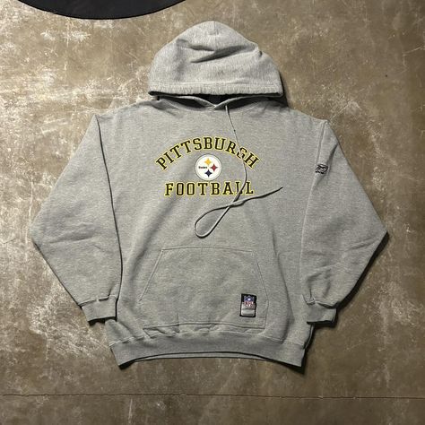 Vintage Y2K Steelers hoodie!! Amazing fit, subtle Steelers spell out, and a great heavy hoodie!!

Size L

$10 shipping!!

#vintage #Y2K #Steelers #NFL #Vintageclothing