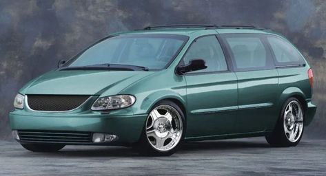 Chrysler Van, Hummer Cars, Chrysler Voyager, Dodge Grand Caravan, Rims For Cars, Grand Caravan, Honda Odyssey, Retro Cars, Mini Van