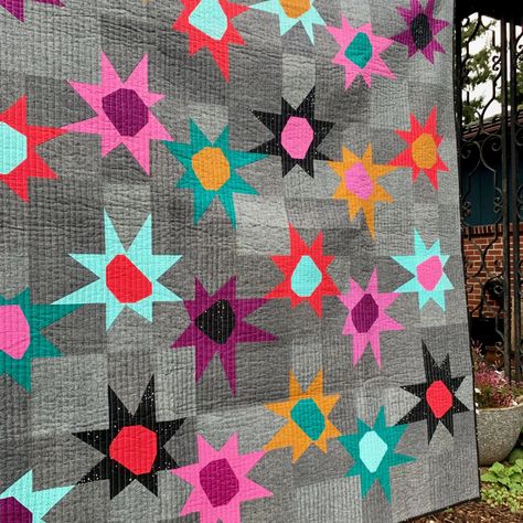 blog - SewKatieDid Quilt Patterns With 4 Colors, Modern Star Quilt, Wonky Triangles, College Quilts, Quilts 2023, Wonky Star, Abstract Quilts, Fun Quilts, Traditional Patchwork