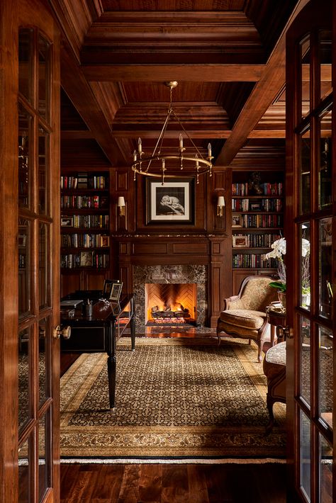 بيوت ملكية, French Country Estate, Home Library Rooms, Home Library Design, Home Libraries, Dream House Interior, Home Library, A Living Room, Dream House Decor