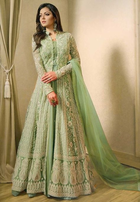 Indian Long Gowns, Gowns Dresses Indian, Gown Dress Design, Net Gowns, Kebaya Muslim, Indian Party Wear, Indian Gowns Dresses, Utsav Fashion, Party Kleidung