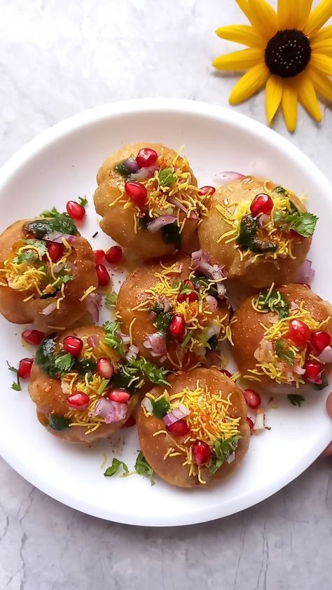 Sev Puri Recipes, Dahi Puri Recipe, Dahi Puri, Pani Puri Recipe, Sev Puri, Puri Recipe, Puri Recipes, Tamarind Chutney, Chaat Recipe