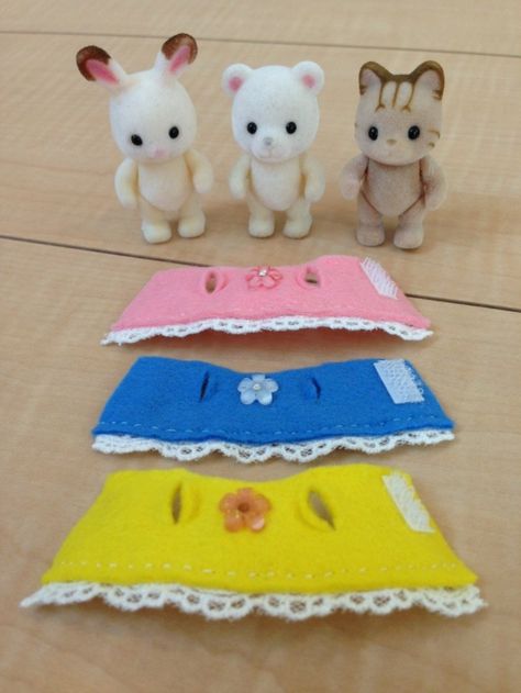 Family Clothes, Calico Critters Families, Calico Critter, Sylvanian Family, Dolls Clothes Diy, Homemade Toys, Family Diy, Calico Critters, Little Critter