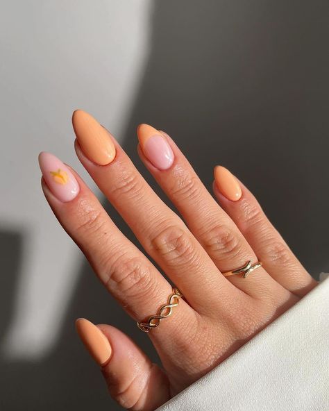 A touch of peach perfection from @_i.b.beauty_ 🍑😍 Shade: Lace Be Honest. #gelish #gelishpro #marchnails #stpatricksday #greennails #cuticleoil #hyaluronicacid #nailtech #nailart #springcollection #springnails #floralnails #zodiac #cutenails #trendynails #nailcare #pastelnails #easternails #easter Formal Fall Wedding, Manicure Fall, Peach Nail Art, Peach Colored Nails, Fall Wedding Nails, Lemon Nails, Chic Nail Designs, Mauve Nails, Peach Nails